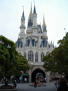 Back of the Castle - the green awing to the left is the tour entrance.