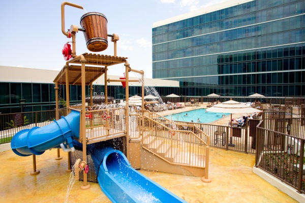 Hilton Anaheim near Disneyland - MouseSavers.com